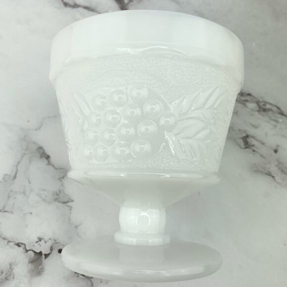 Vtg Anchor Hocking Milk Glass Grape Leaf Retro Mid Century Desert Cups Set of 2 - Picture 1 of 12